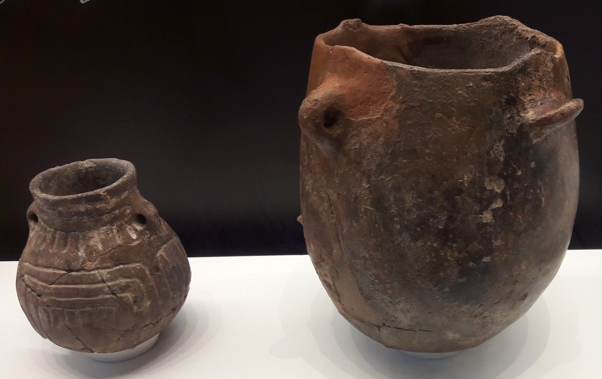 Vases ceramiques de la culture neolithique espagnole