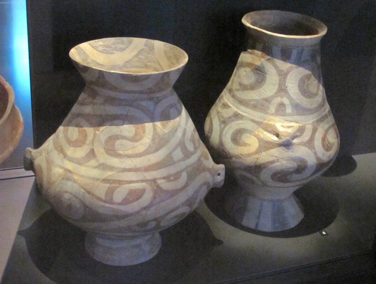 Figurine féminine en argile de la culture Cucuteni-Ariușd-Trypillia