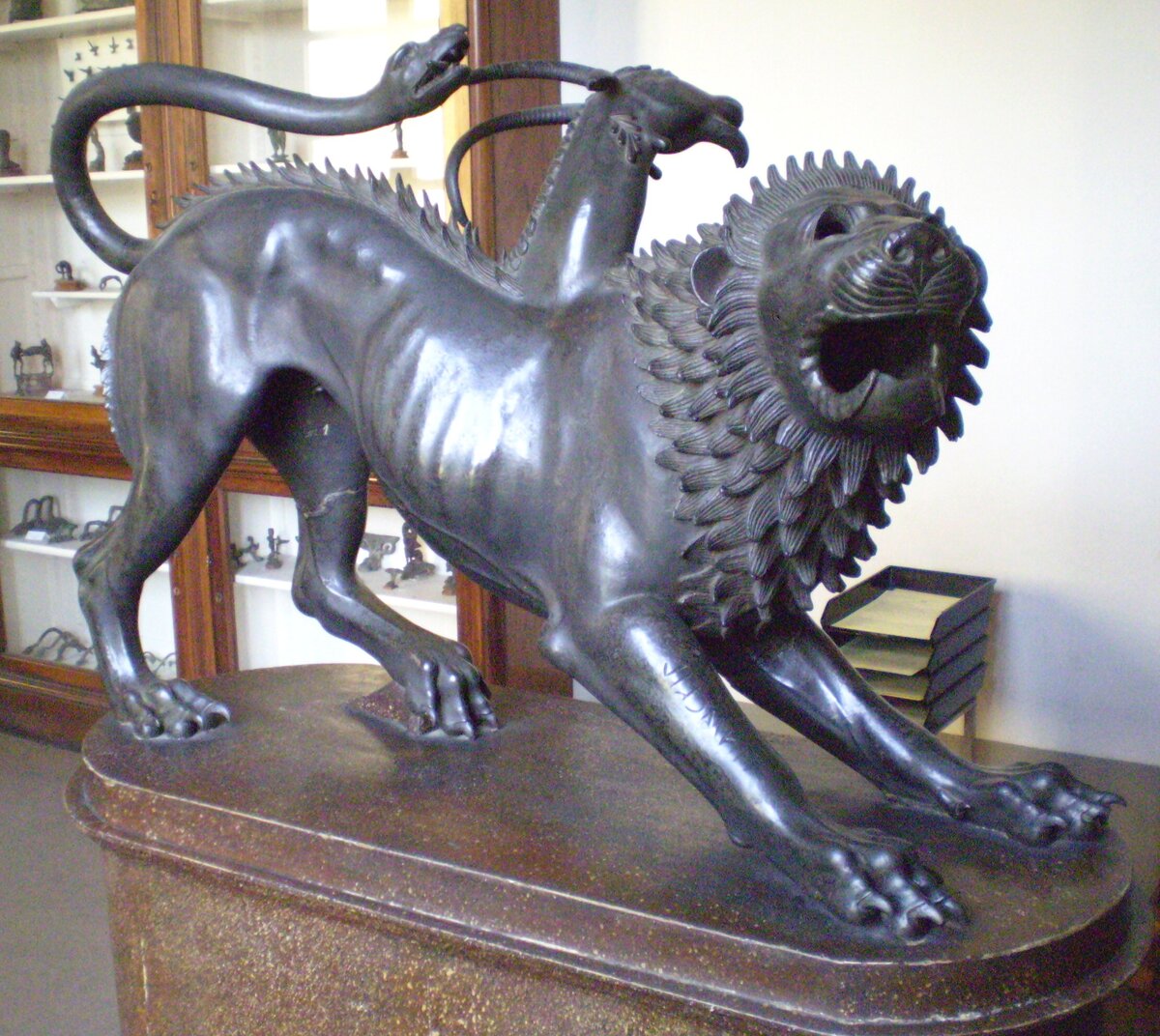 La Chimere d'Arezzo, bronze etrusque du Ve siecle avant J.-C.