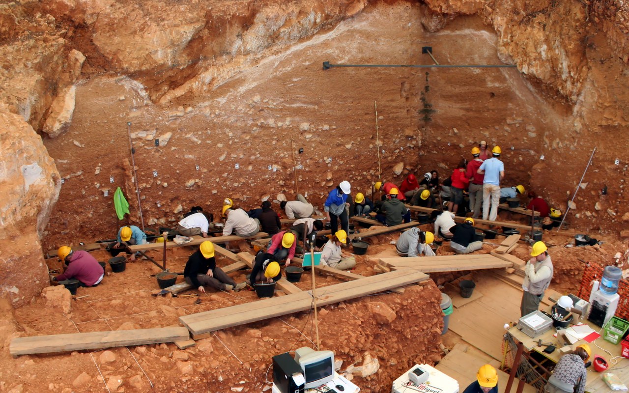 850,000 years ago, Homo antecessor was eating even children