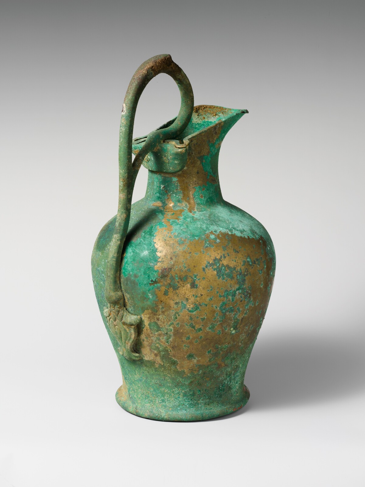 Cruche à bec étrusque en bronze, œnochoé de l'âge du fer