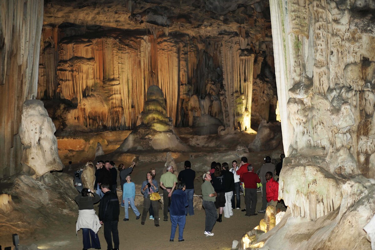 Paysage de grotte et de vallee dans le sud de l'Afrique du Sud