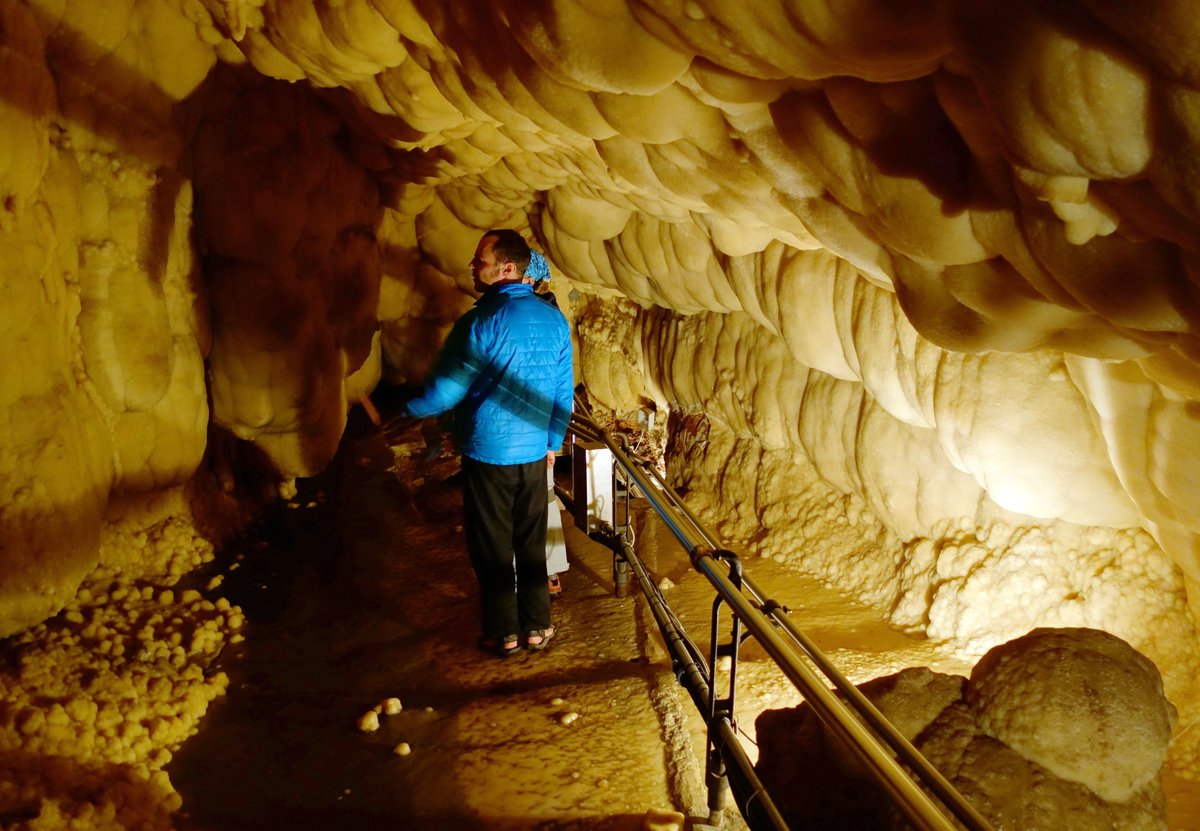 Interior of the Grotte di Toirano, Liguria, Italy - CC BY 4.0