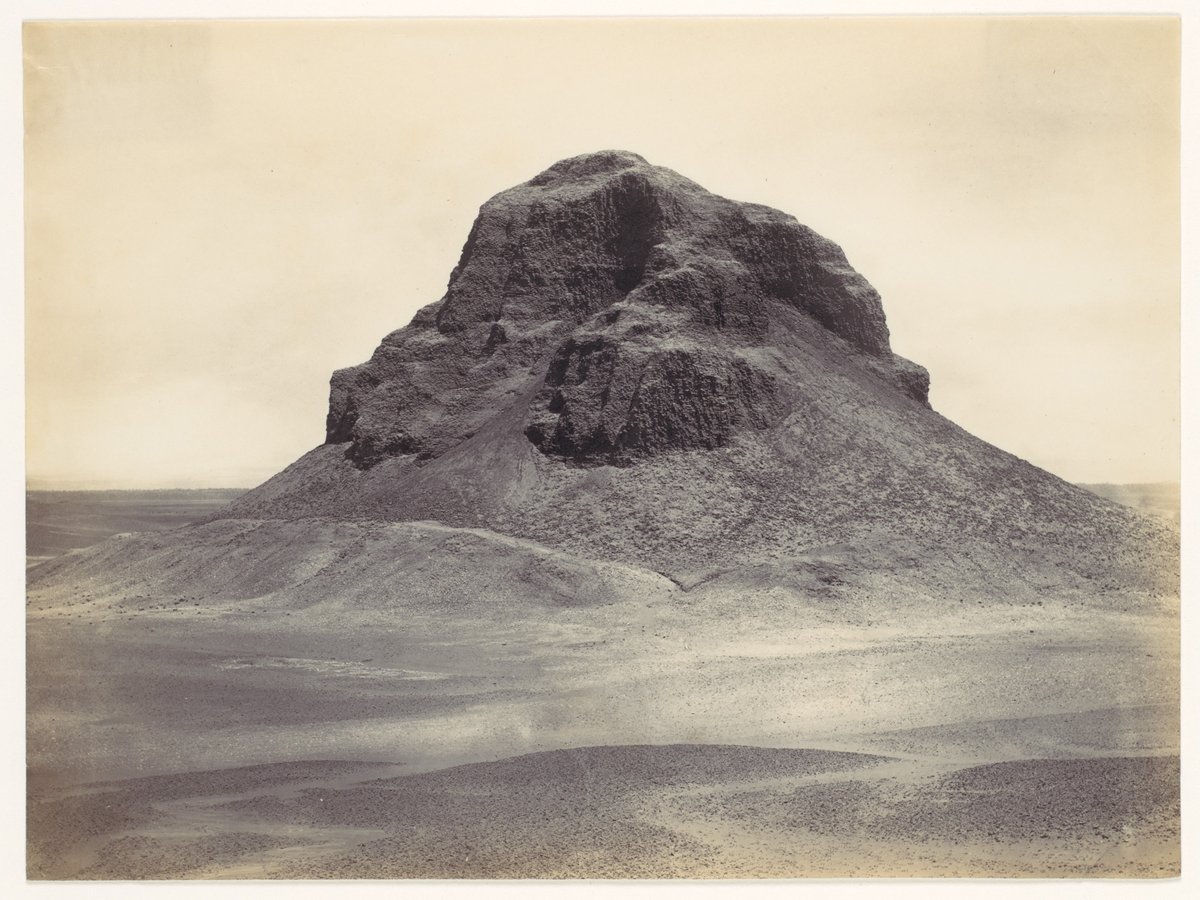 Vue du site de Dahshur avec pyramide, Egypte - Metropolitan Museum of Art, domaine public