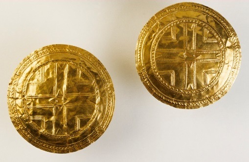 Gold and bronze objects from the Bronze Age, ancient goldsmithing