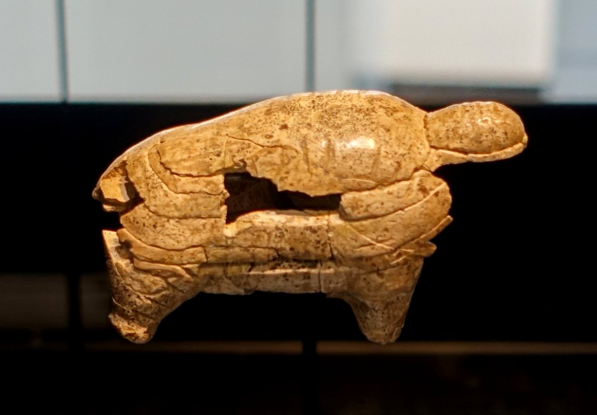 Mammoth ivory figurine - Geisenklösterle - Aurignacian culture