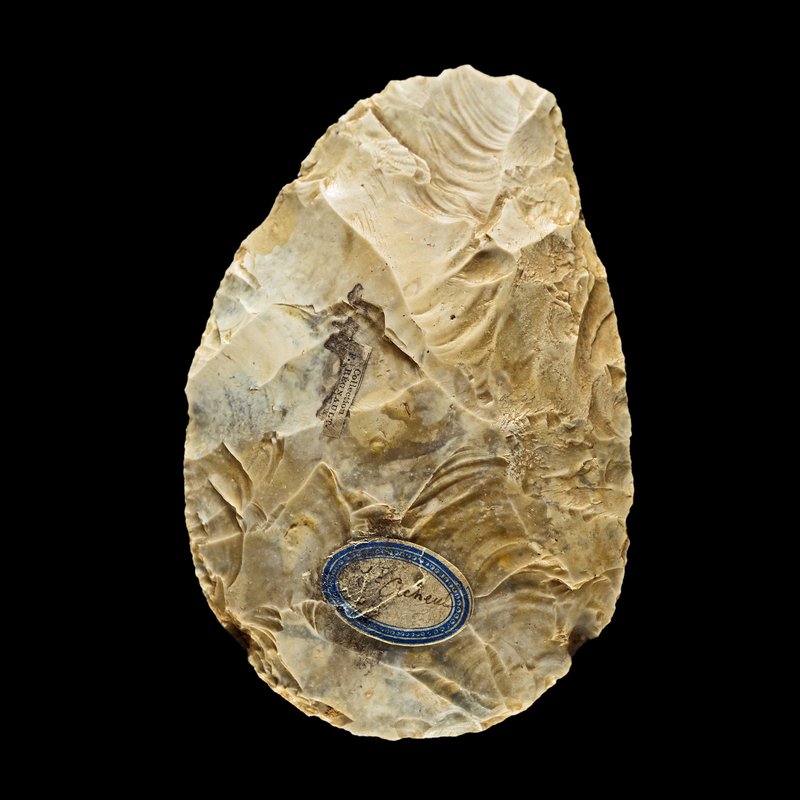 Biface acheulean en silex taille, site de Saint-Acheul, Somme