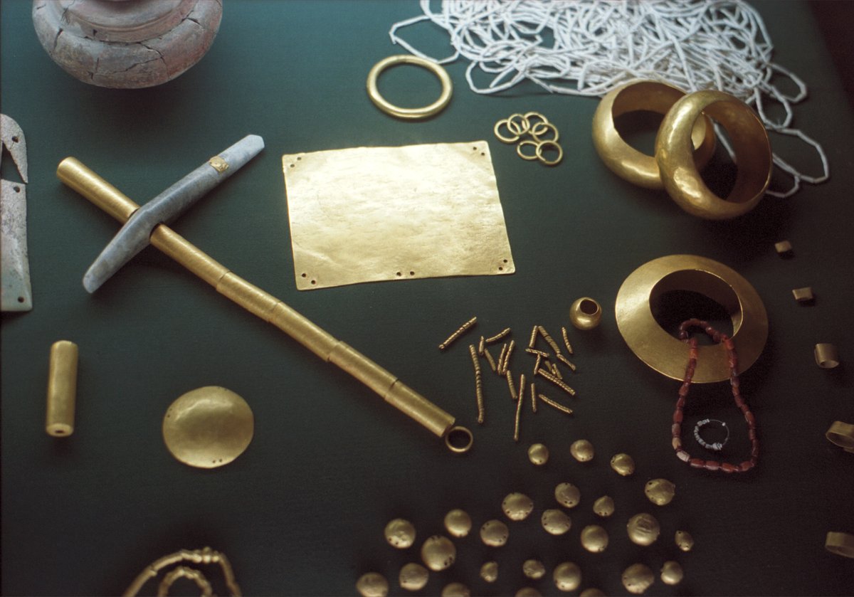 Tresor en or de la necropole de Varna, 4600-4200 av. J.-C., musee archeologique de Varna