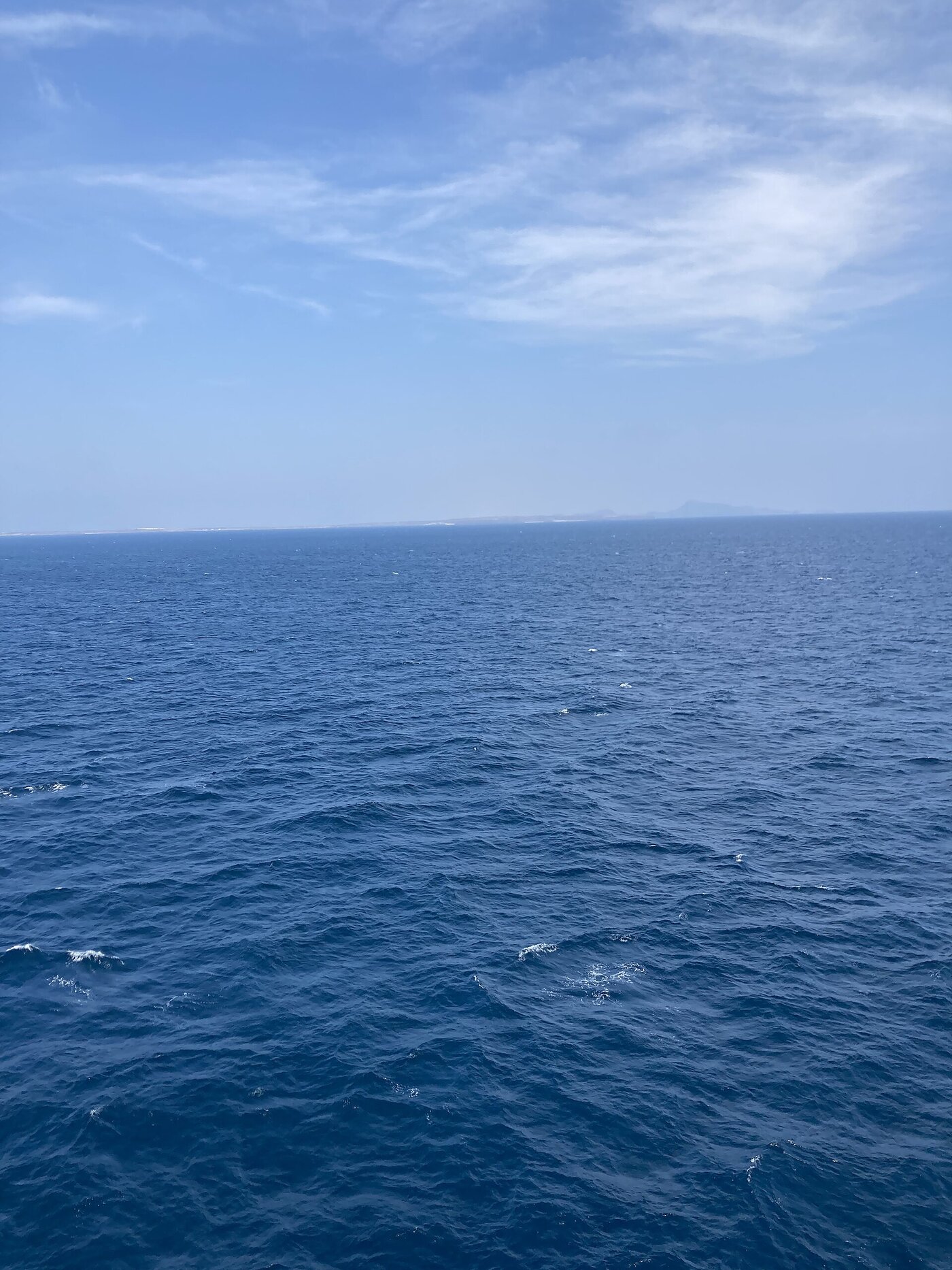 Vue du détroit de Bab-el-Mandeb séparant la corne de l'Afrique de la péninsule Arabique