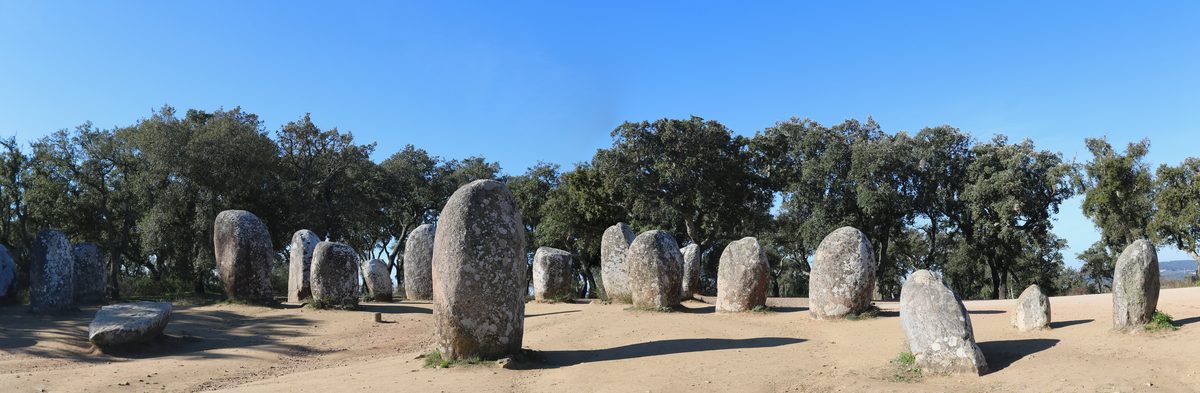 Cromeleque dos Almendres, Alentejo — aligned megaliths in the landscape