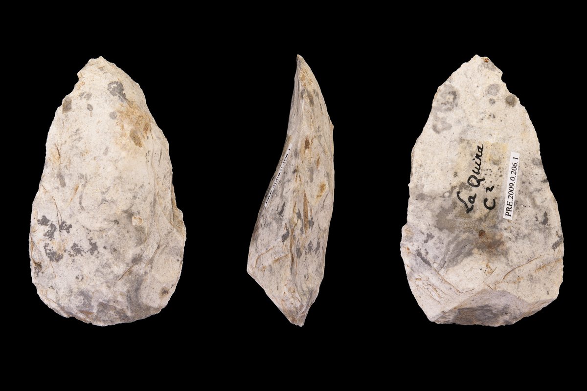 Mousterian scraper from La Quina, Charente, France, MHNT collection