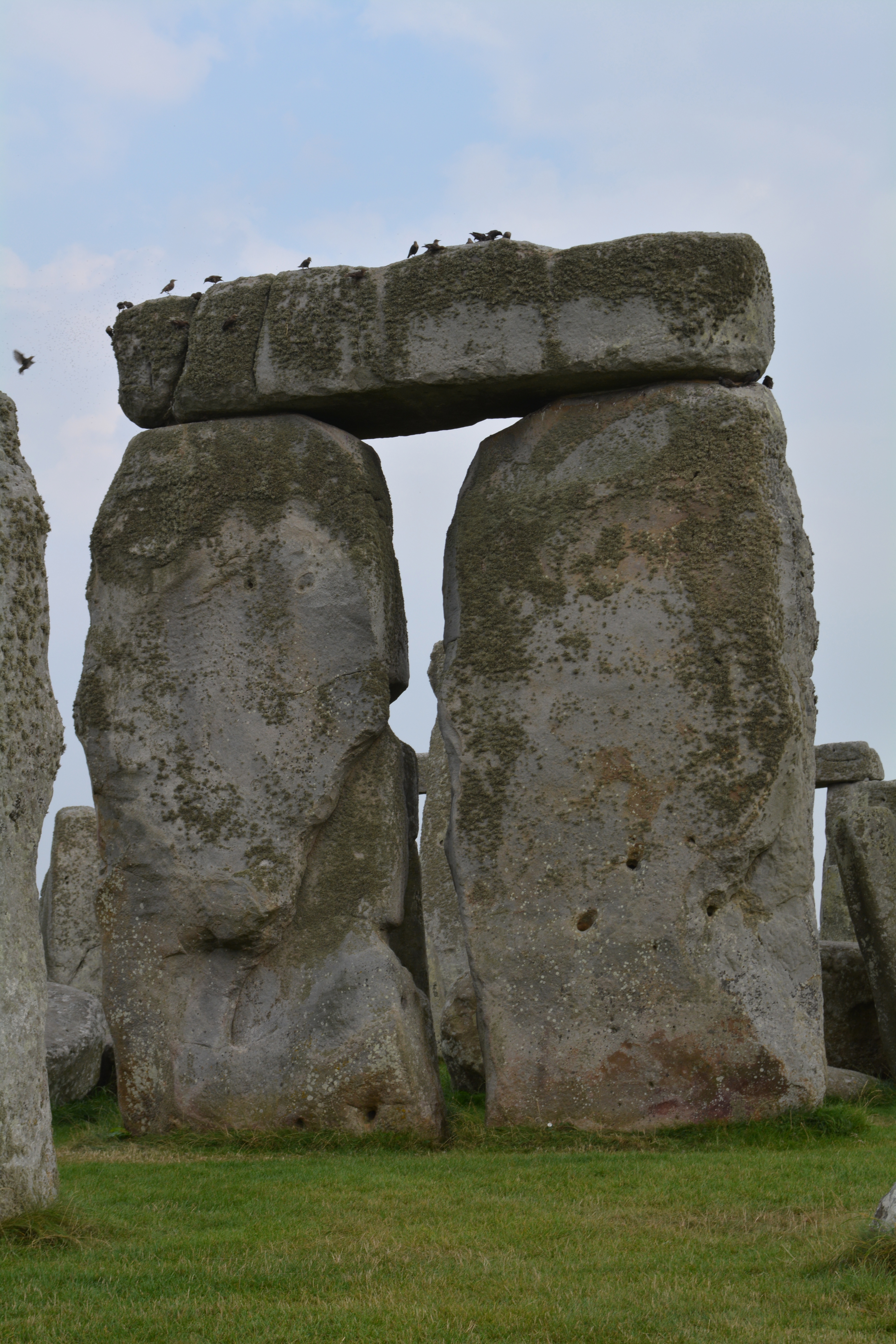 Un grand trilithon de sarsen à Stonehenge