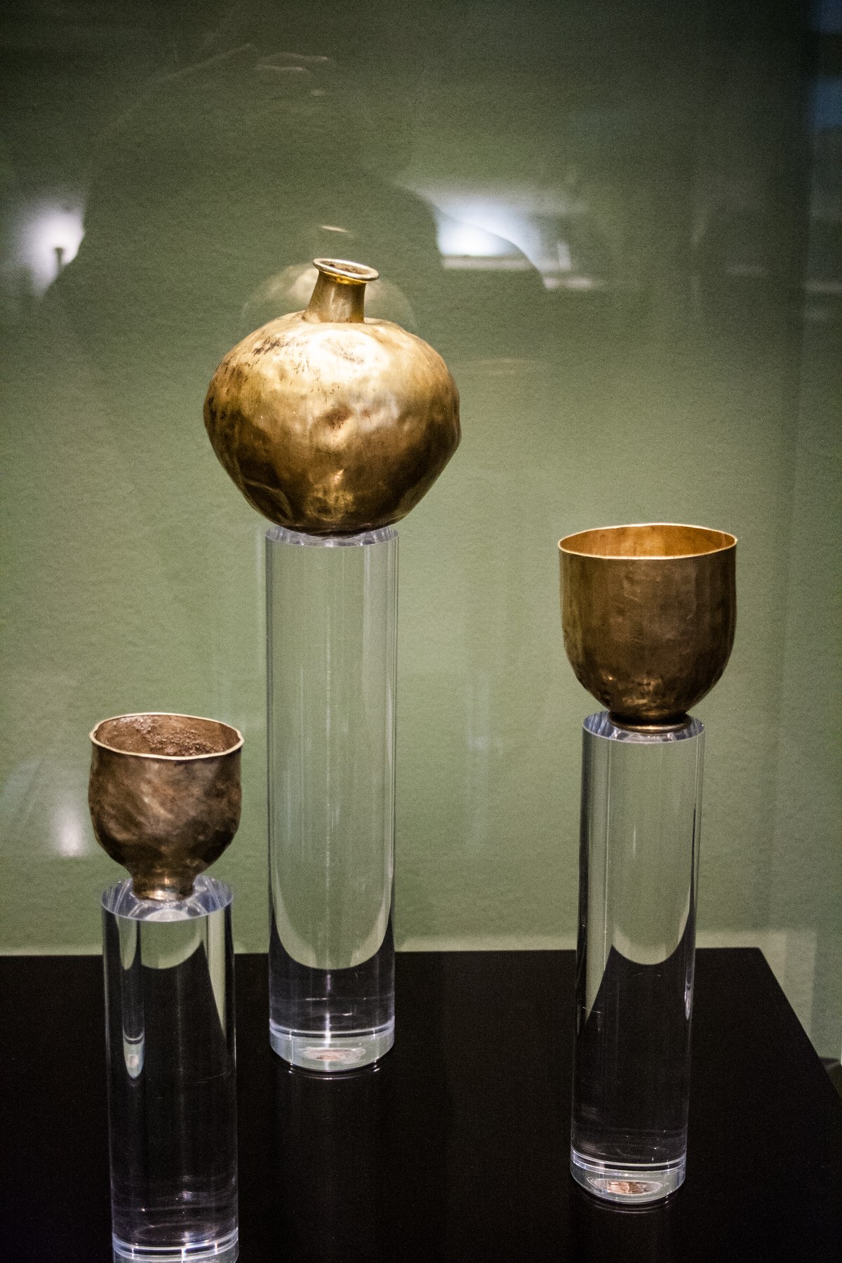 Gold bottle and goblets from the Trojan Treasure, Schliemann, Pushkin Museum