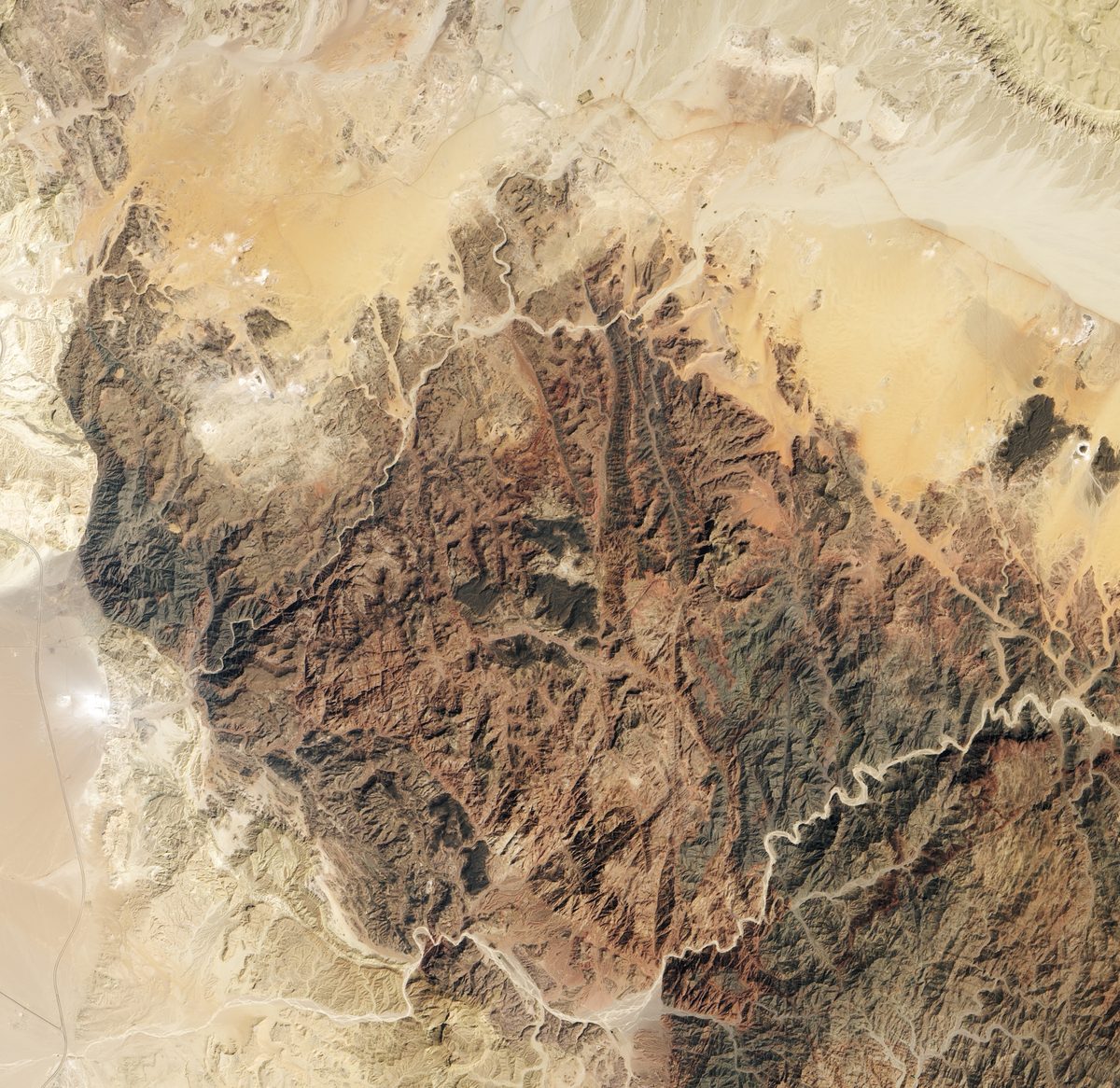 Paysage du pays de la turquoise dans le Sinai, zone miniere predynastique egyptienne