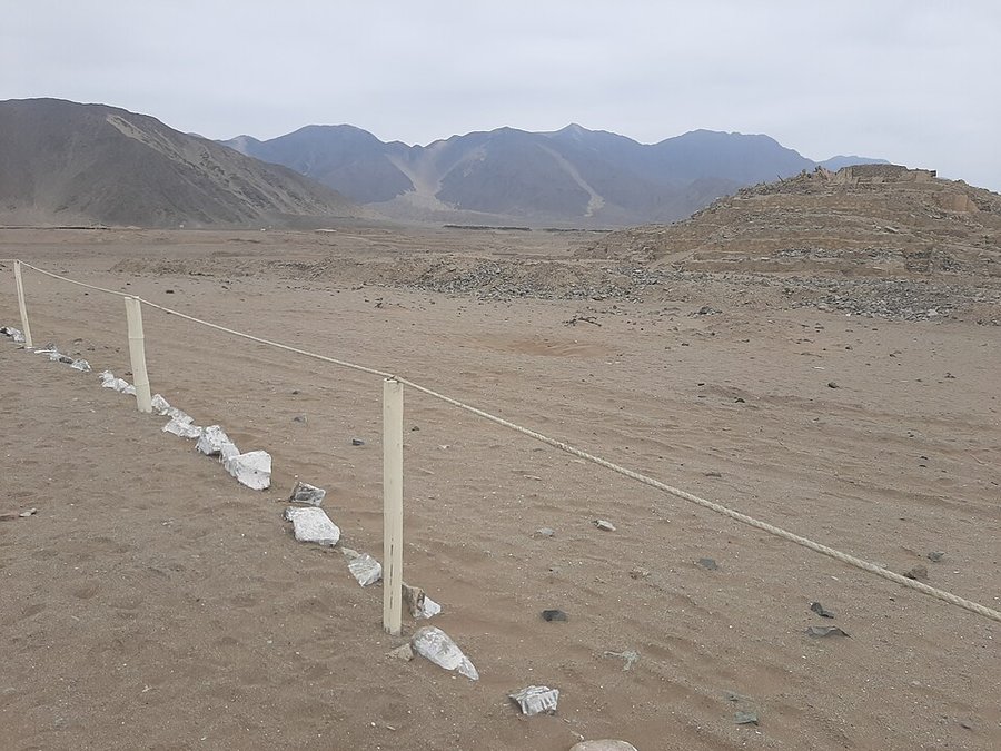 Vue panoramique du site archeologique de Caral, Perou